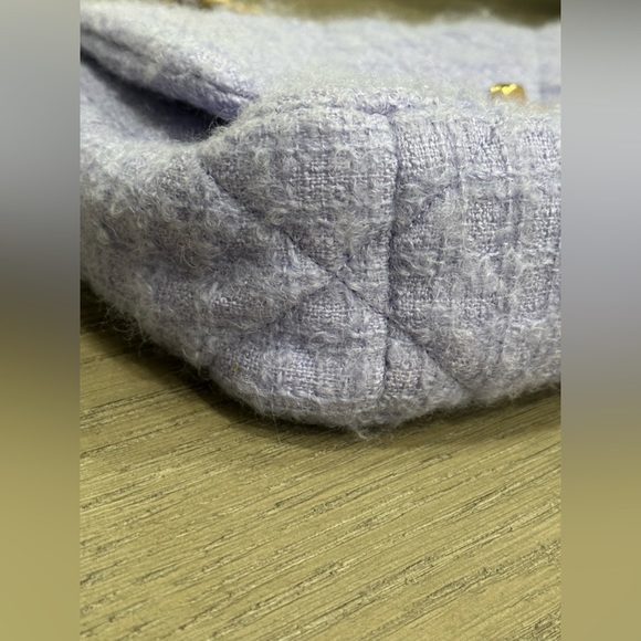 CHANEL 19 Flap Bag Quilted Tweed Lilac - Picture 6 of 14